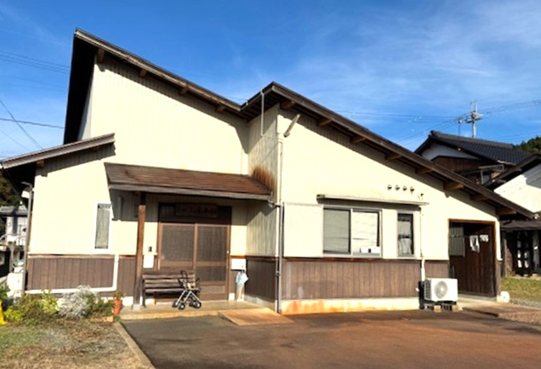 えがお屋本舗下古賀店の建物外観